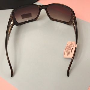 Betsey Johnson Accessories - BNWT Betsey Johnson Sunglasses Betsey Johnson Accessories - BNWT Betsey Johnson Sunglasses